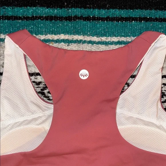 Senita Athletics *NWOT* Women's Sports Bra with Removable Pads - Picture 5 of 11